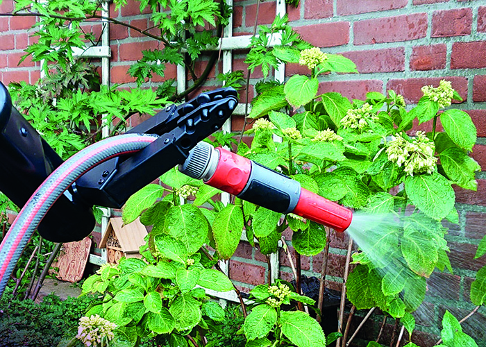 iARM Robotic arm: Watering the plants